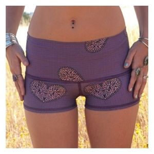 Teeki Wanderlove 💜 Purple Heart 🌞 Sun Shorts